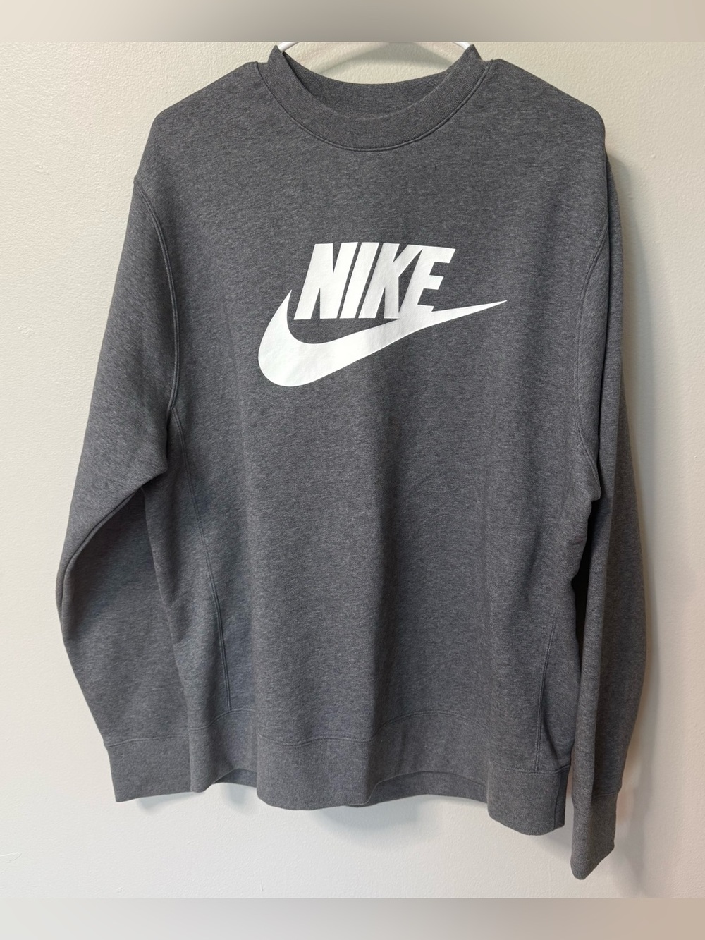 Nike Adult Gray Crewneck Sweatshirt Large Classic Swoosh Logo Raglan Sleeve
